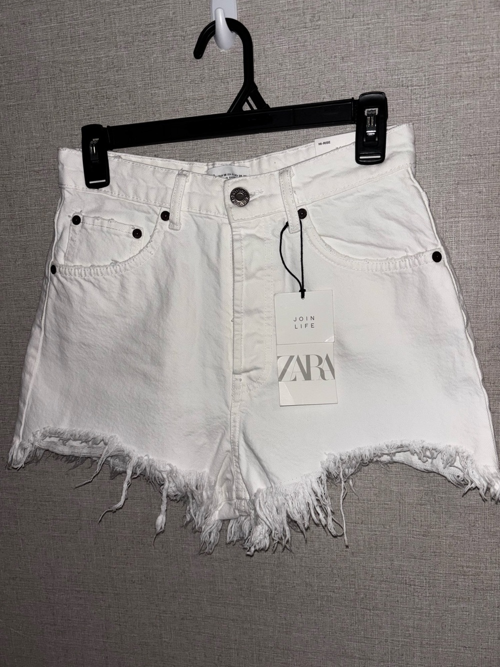 NWT Zara High-Waist Frayed Denim Shorts - Picture 2 of 4